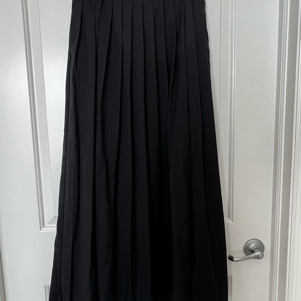 Abercrombie & Fitch Black Pleated Skirt